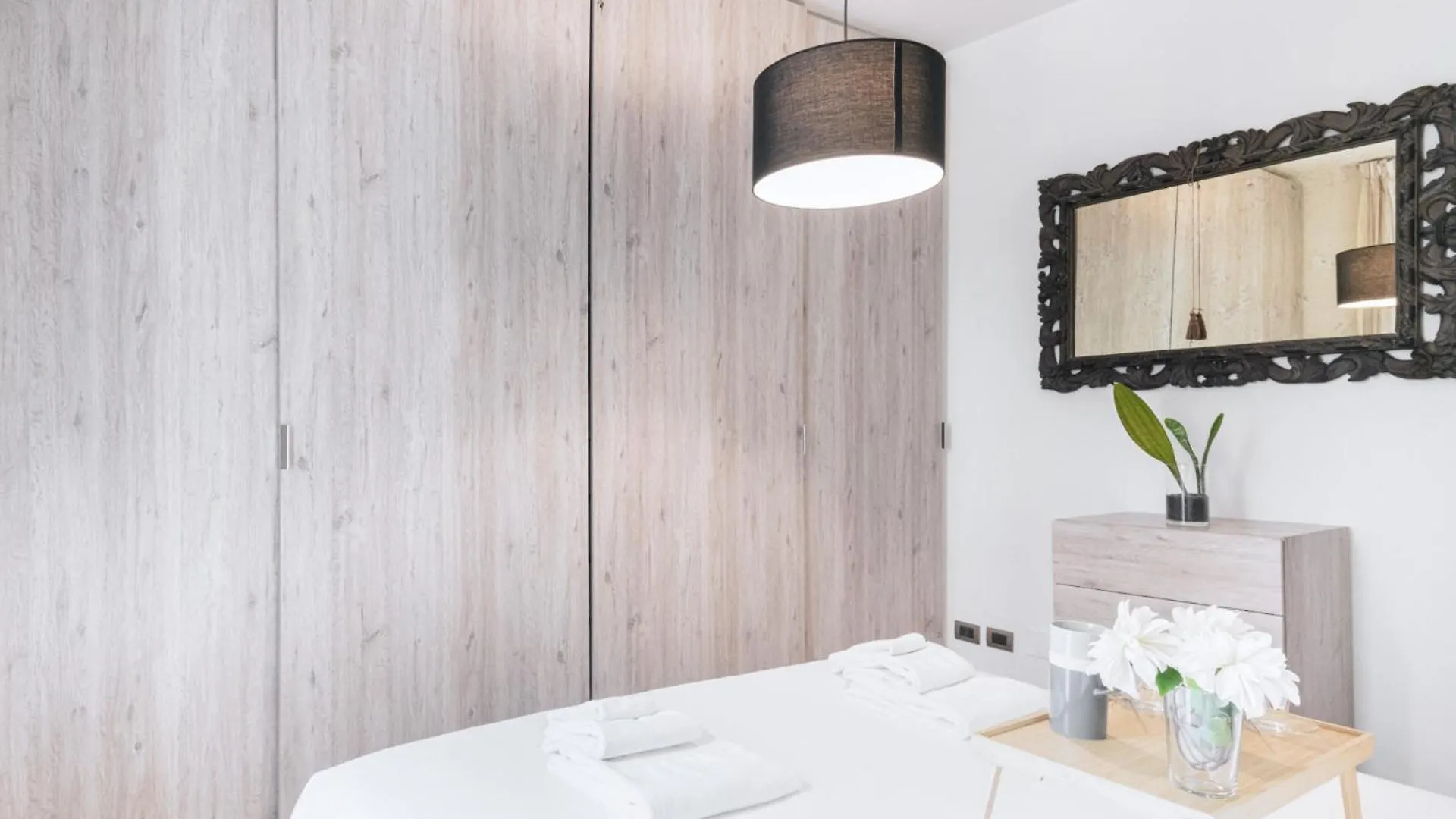 Easylife - Appartamento Con Balcone In Centralefs Milaan Appartement